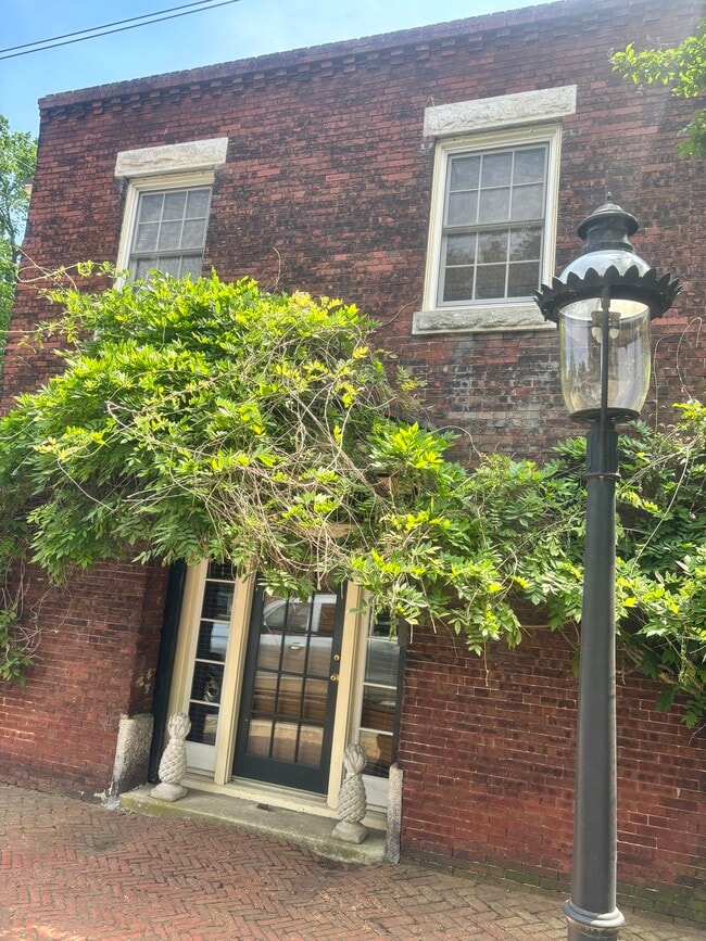 215 N 22nd St, Unit 215 N 22nd St