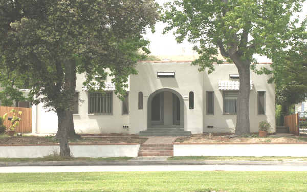 1411 Fair Oaks Ave in South Pasadena, CA - Building Photo