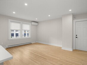 21 Holcomb Ave in Stamford, CT - Building Photo - Building Photo