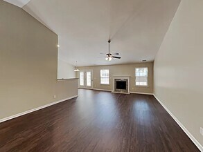 423 Woodchase Green Dr in Fuquay Varina, NC - Building Photo - Building Photo