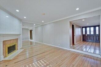 12261 Viewoak Dr in Saratoga, CA - Building Photo - Building Photo