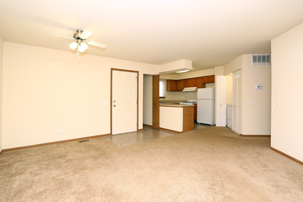 Fox Pointe Apartments Aurora, IL Apartments