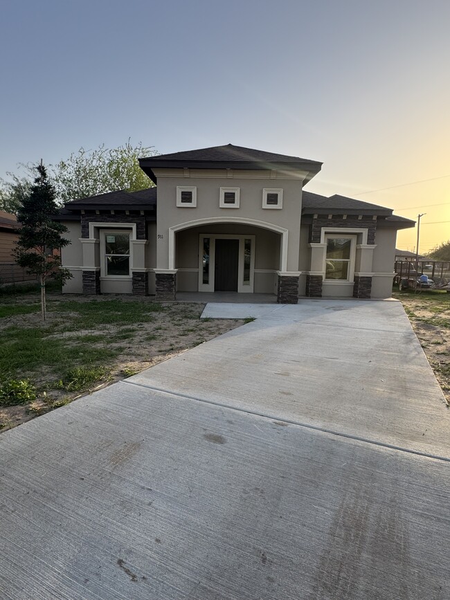 911 S 19th Ave in Edinburg, TX - Building Photo - Building Photo