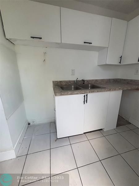 1020 NW 6th Ave-Unit -2 in Fort Lauderdale, FL - Building Photo - Building Photo