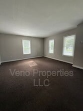24 W Main St in Cambridge, NY - Foto de edificio - Building Photo