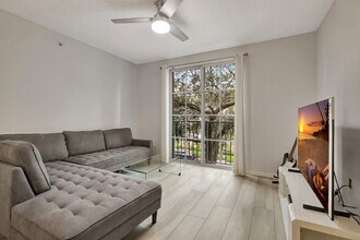 630 S Sapodilla Ave in West Palm Beach, FL - Building Photo - Building Photo