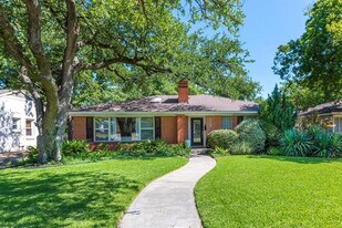 6803 Blessing Dr in Dallas, TX - Building Photo