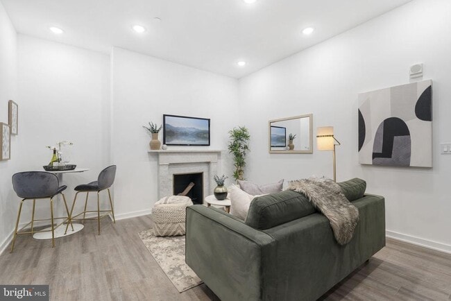 1602 Locust St in Philadelphia, PA - Building Photo - Building Photo