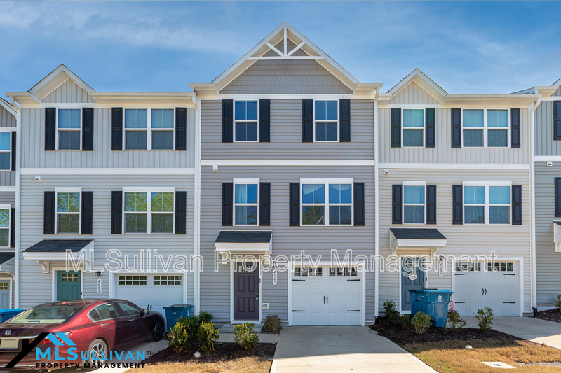 4005 Lush Grove Dr in Durham, NC - Foto de edificio