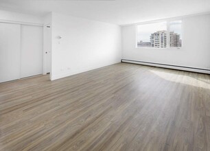 Oliver Place in Edmonton, AB - Building Photo - Interior Photo