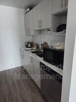 4610-4647 47 St in Leduc, AB - Building Photo