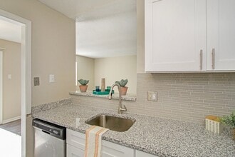 The Elliott at College Park Apartment Homes in Indianapolis, IN - Building Photo - Building Photo