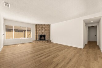 100 N El Molino St, Unit C in Alhambra, CA - Building Photo - Building Photo