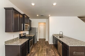 4007 Trail de Paris in New Braunfels, TX - Building Photo - Building Photo