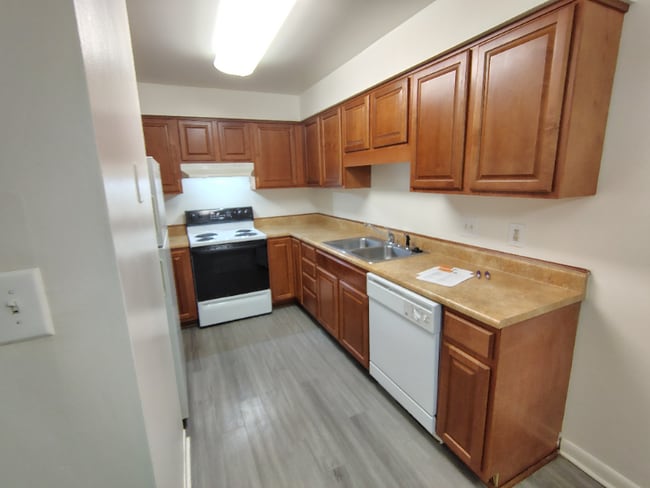 600 Reusens Rd in Lynchburg, VA - Foto de edificio - Building Photo