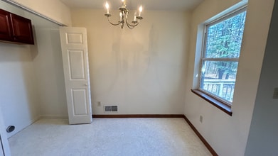 4336 Angela Ct in Albany, NY - Building Photo - Building Photo