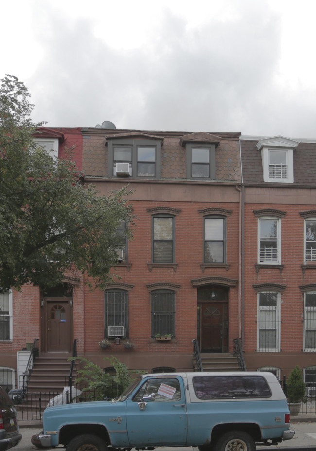 182 Macon St in Brooklyn, NY - Building Photo - Primary Photo