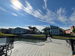 Banyan Shores in Houston, TX - Building Photo - Building Photo