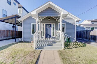 907 Brooks St in Houston, TX - Building Photo - Building Photo