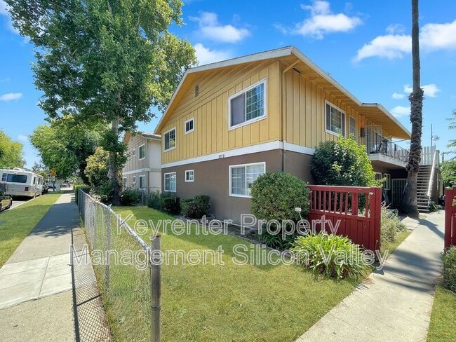 5719 Via Monte Dr in San Jose, CA - Foto de edificio - Building Photo
