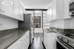 172 W 79th St in New York, NY - Building Photo - Building Photo