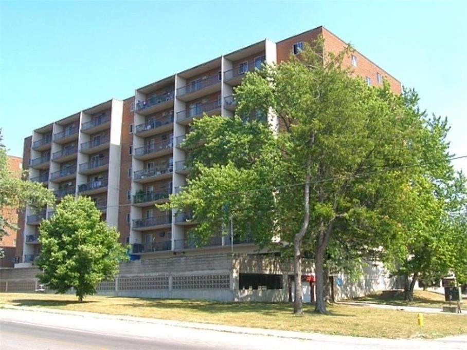 955-955 Huron St in London, ON - Building Photo