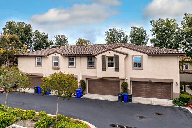 6049 Paseo Acampo in Carlsbad, CA - Foto de edificio - Building Photo