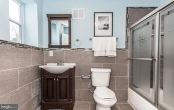 2345 Turner St in Philadelphia, PA - Building Photo - Building Photo