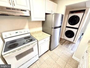 1260 Sugarwood Cir in Essex, MD - Building Photo - Building Photo