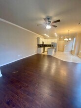 1049 N Leverett Ave in Fayetteville, AR - Foto de edificio - Building Photo