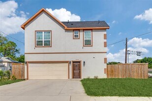 1000 Shadow Ln in Fort Worth, TX - Building Photo