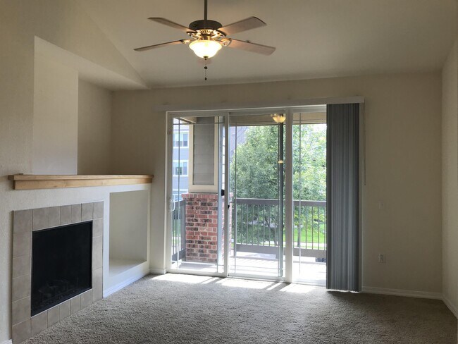 2450 Windrow Dr in Fort Collins, CO - Building Photo - Building Photo