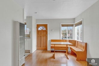 9811 Olive St in Oakland, CA - Building Photo - Building Photo