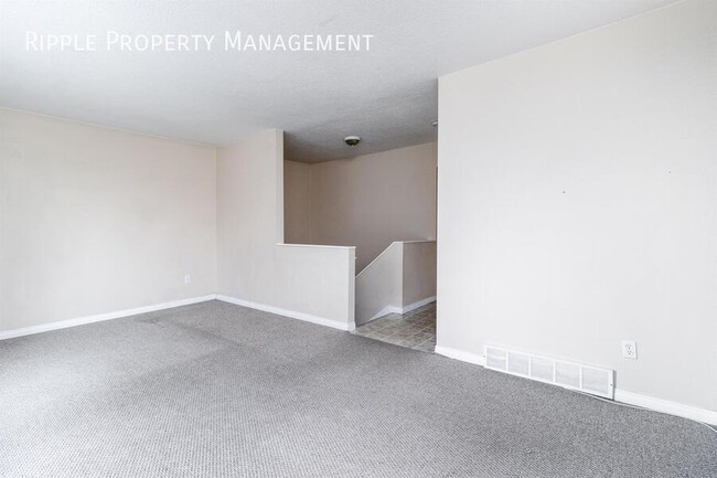 7722-7734 34 Ave NW in Calgary, AB - Building Photo - Building Photo