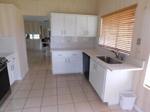 5660 Piping Rock Dr in Boynton Beach, FL - Building Photo - Building Photo