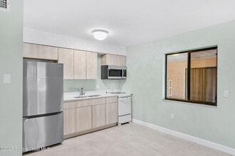 251 San Juan Cir in Melbourne, FL - Building Photo - Building Photo