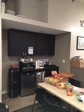 2240 W North Ave in Chicago, IL - Foto de edificio - Interior Photo