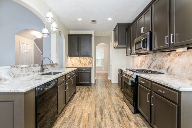 22015 Field Green Dr in Cypress, TX - Building Photo - Building Photo