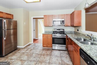3414 Velvet Creek Dr SW in Marietta, GA - Foto de edificio - Building Photo