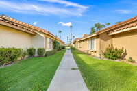 220 La Paz Way in Palm Desert, CA - Building Photo - Building Photo