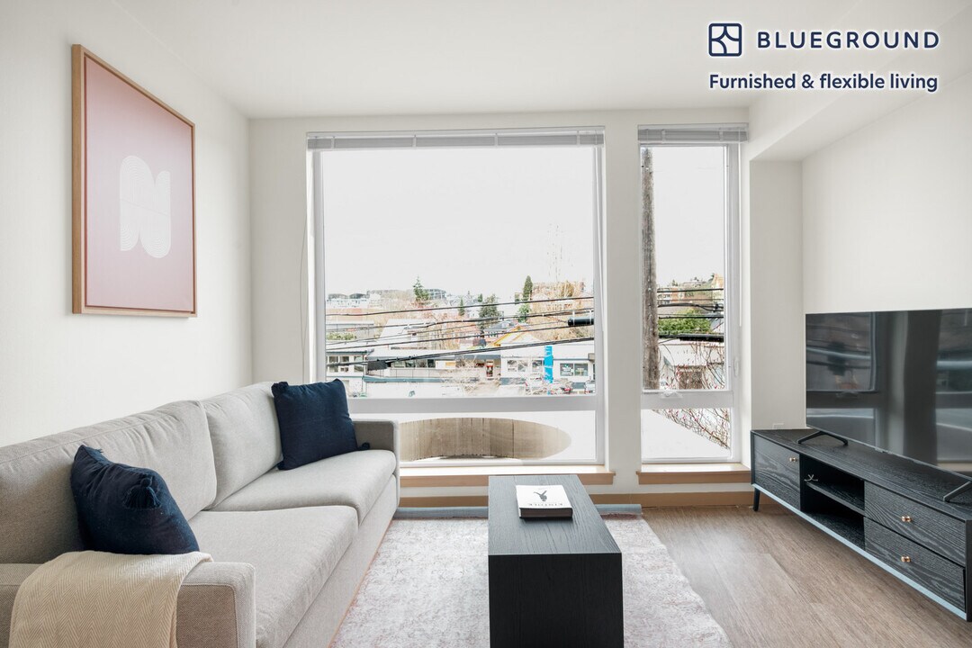 3920 Stone Way N, Unit FL3-ID311 in Seattle, WA - Building Photo