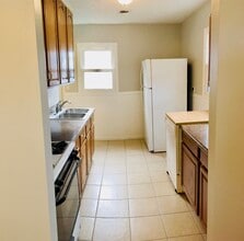 913 E Emerson St in Bloomington, IL - Building Photo - Building Photo