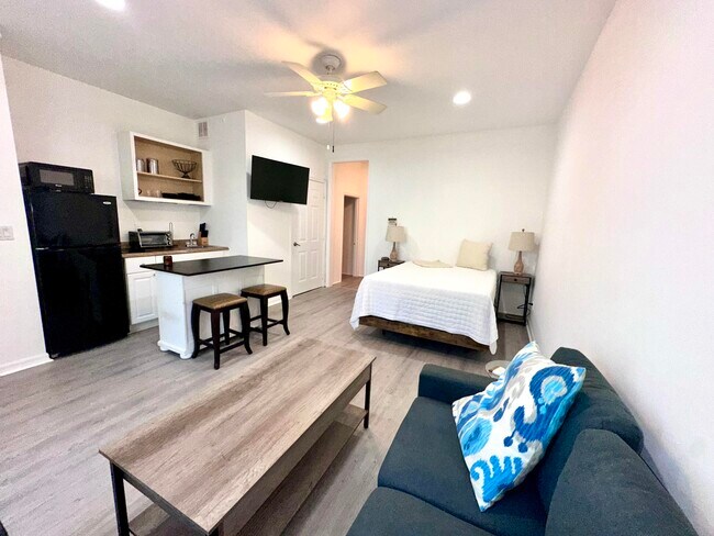 4262 W Main St in Jupiter, FL - Building Photo - Building Photo