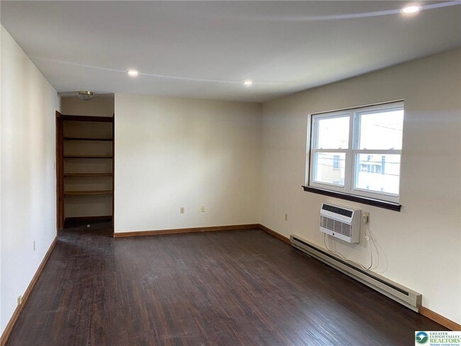 66 S Lea St in Macungie, PA - Building Photo - Building Photo
