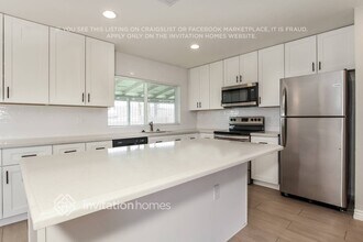 11012 N 47th Ave in Glendale, AZ - Foto de edificio - Building Photo