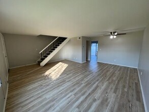 19142 Haynes St in Los Angeles, CA - Building Photo - Building Photo