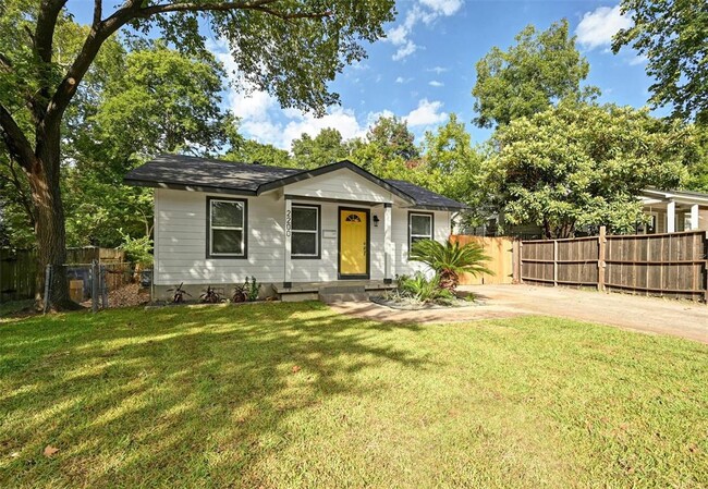 2200 Rountree Dr in Austin, TX - Building Photo - Building Photo