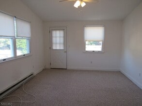 86 Bridge St in Lambertville, NJ - Foto de edificio - Building Photo