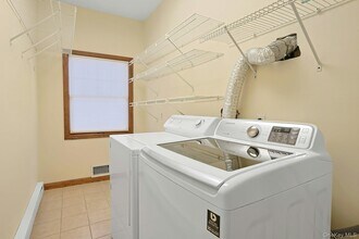 99 New Hempstead Rd in New City, NY - Building Photo - Building Photo