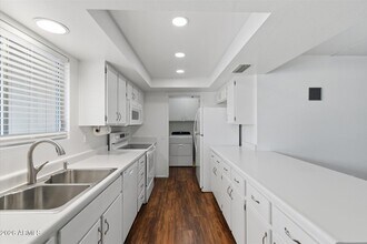 18415 N Spanish Garden Dr in Sun City West, AZ - Building Photo - Building Photo